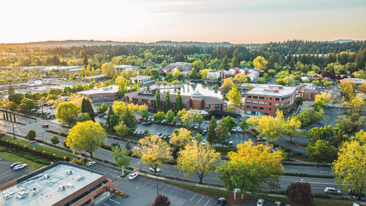 Century Hotel Tualatin Exterior photo